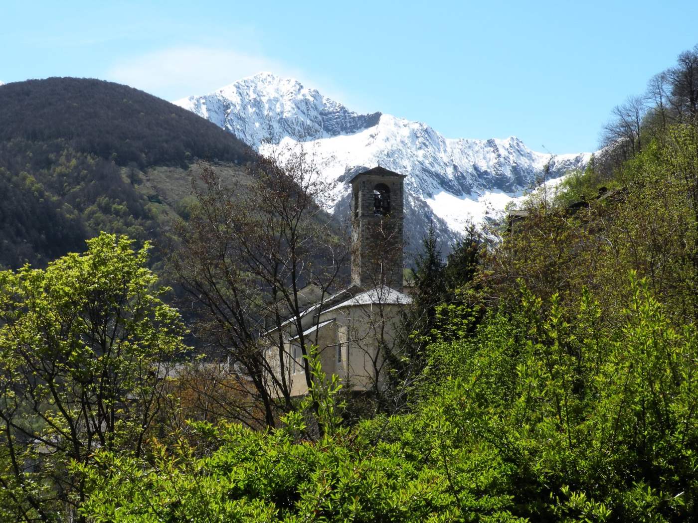 Torre campanaria con m.te Zeda